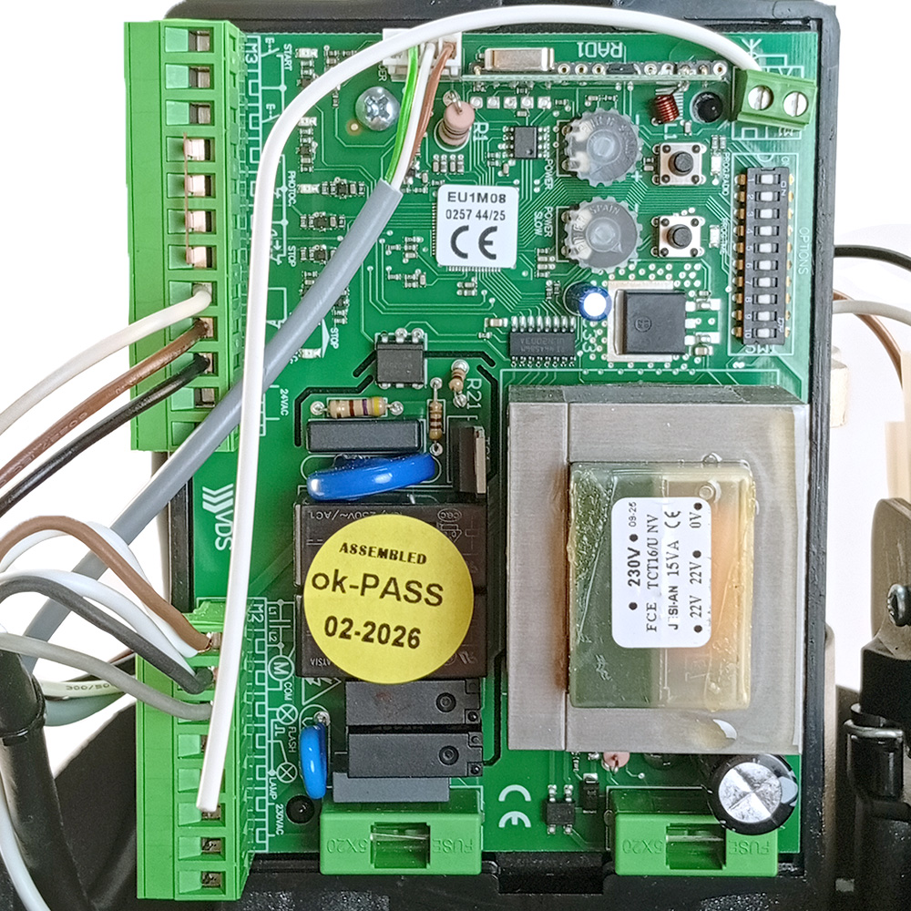 CARRERA 800 motor corredera hasta 800kg residencial VDS abierto central